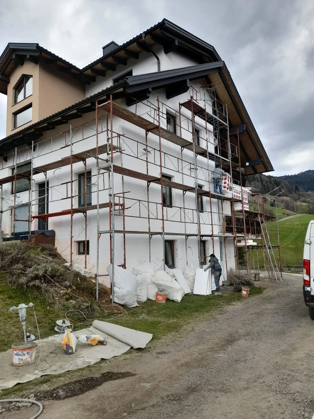 Ländliches Wohnhaus mit thermischer Sanierung - Miniatur 5